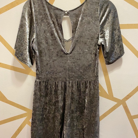 Velvet green romper - Picture 5 of 6